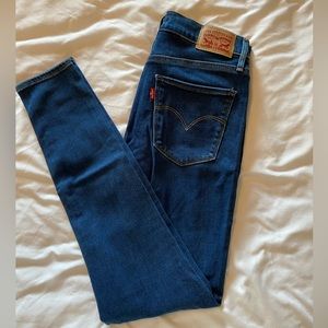 Levi’s skinny high rise jeans size 26